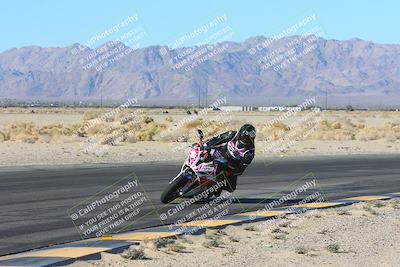 media/Jan-10-2025-CVMA Friday Practice (Fri) [[489e0da257]]/Group 4 and Trackday/Session 2 (Turn 4 Inside)/